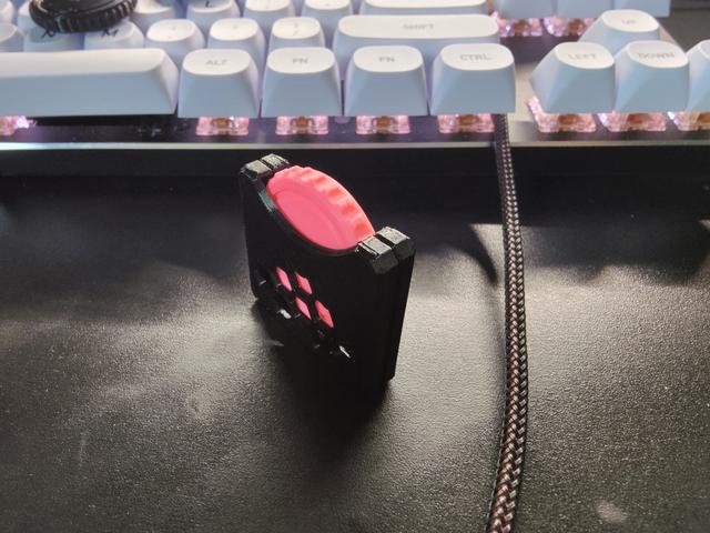Fidget Clicking Wheel V2.5 3D model thumbnail