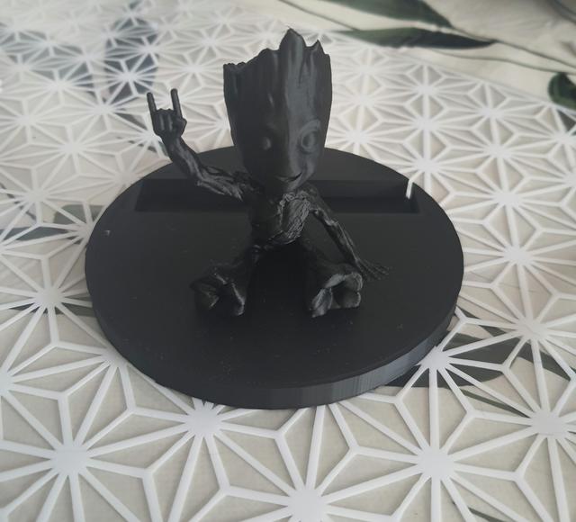 support téléphone Groot 3D model thumbnail