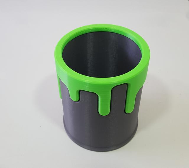 Portalápices Tarro de Pintura 3D model thumbnail