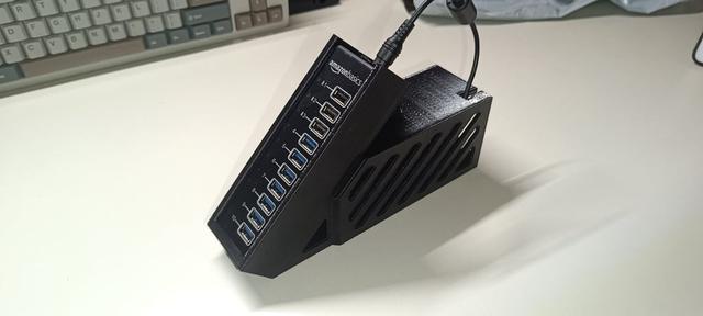 Stand for Amazon Basics 10 ports USB HUB [freecad source] 3D model thumbnail