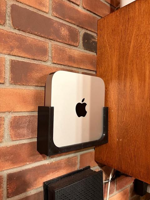 M1 Mac Mini Wall Mount (Easy Print) 3D model thumbnail