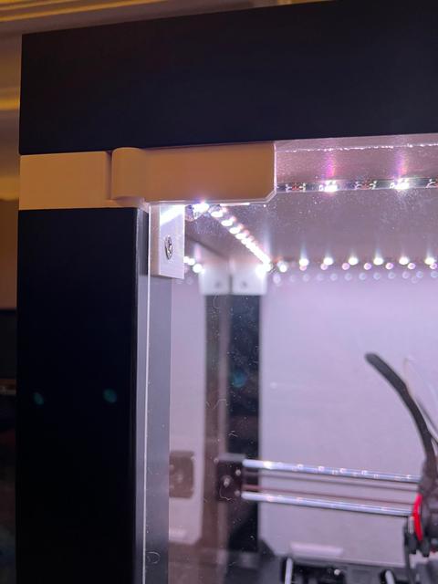 Lack Enclosure Countersunk Top Corners 3D model thumbnail