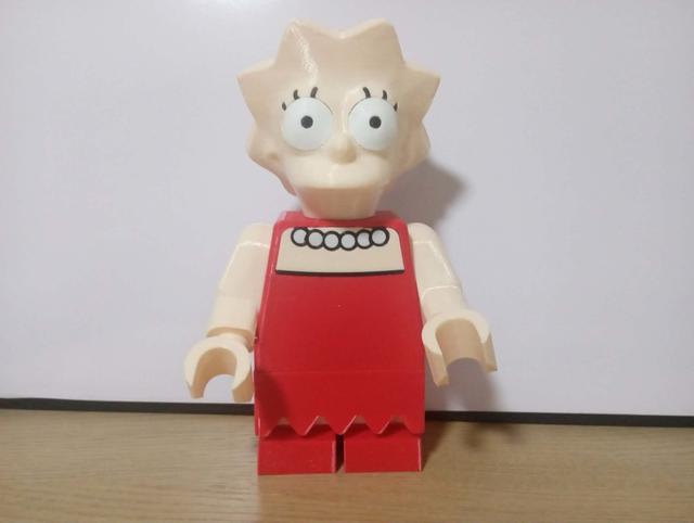 Lisa Simpson Giant Minifig 3D model thumbnail
