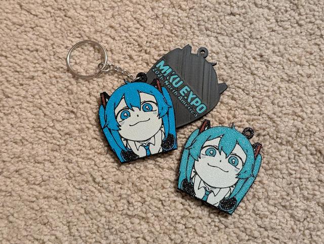 Staring Miku Keychain 3D model thumbnail