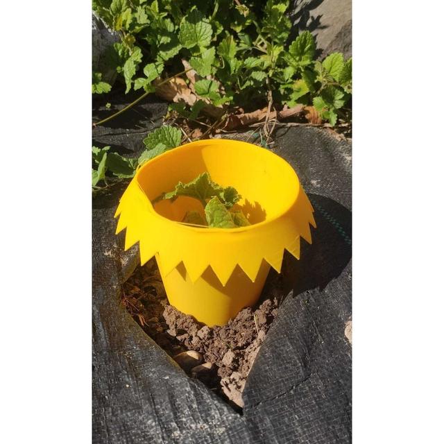Parametric Slug Barrier Collar 3D model thumbnail