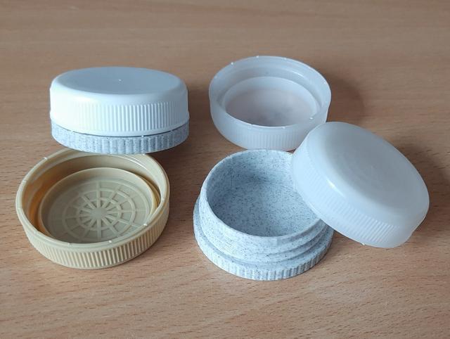 smoothie bottle cap container (e.g. pill box), 3 sizes 3D model thumbnail