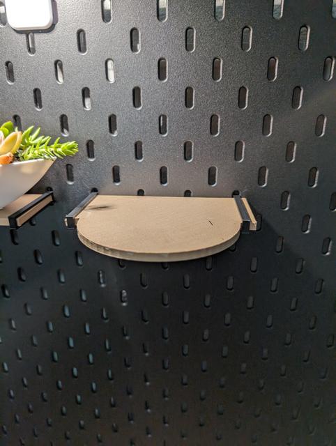 Circular Skadis Shelf with Supports 3D model thumbnail