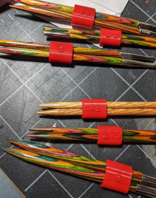 Knitting needle pairs - organization 3D model thumbnail