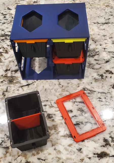 Teeny Tote Lids with End Latch and Clear Top 3D model thumbnail