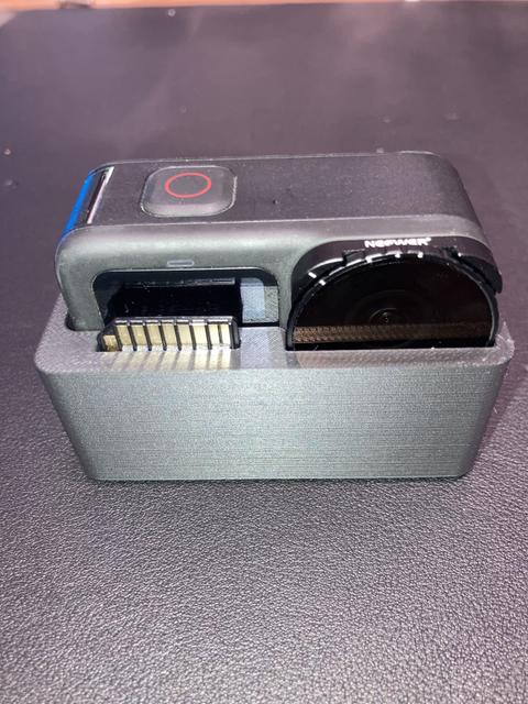 Insert for Neewer filter + SD Card 3D model thumbnail