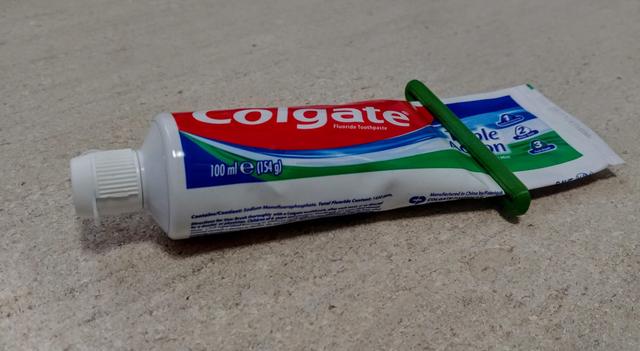 Flexible Toothpaste Squeezer 3D model thumbnail