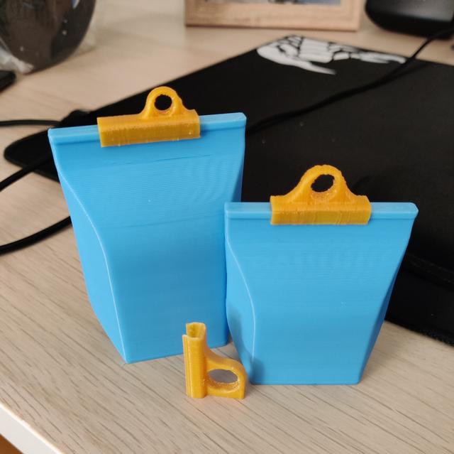 Flexy purse latch with hook for carabiner 3D model thumbnail