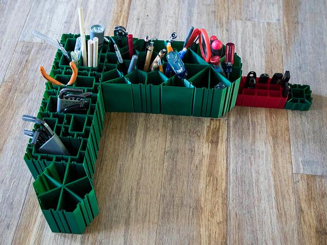 Parametric Remix of Ultimate Vase Mode Desk Organizer 3D model thumbnail