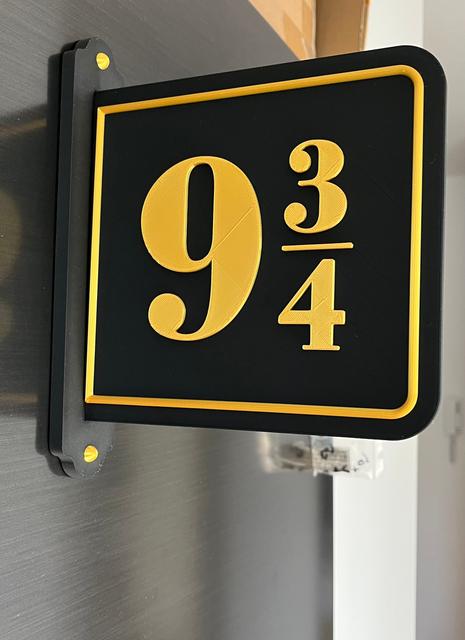 Magnet bracket for Harry Potter 9 3/4 Train Platform Sign 3D model thumbnail