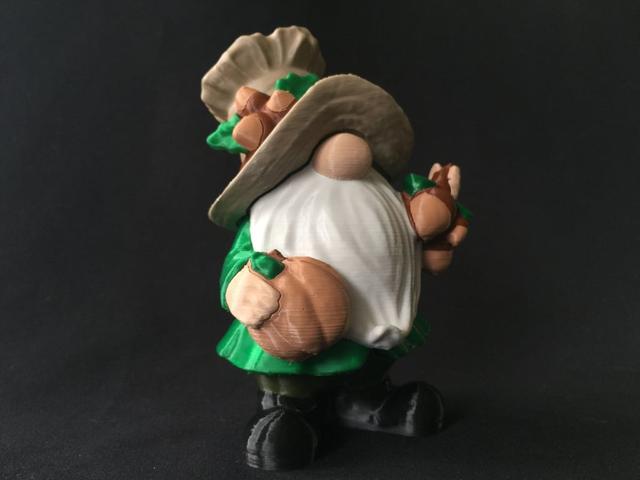 Fall Gnome Statue 3D model thumbnail
