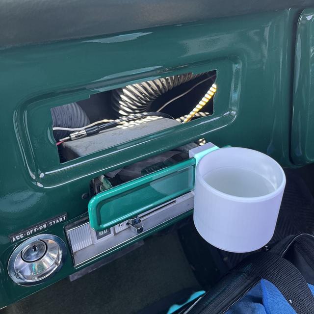 C10 Cup Holder (ash tray clip) 3D model thumbnail