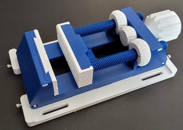 Vise with bench attachment 3D model thumbnail
