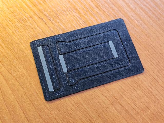 Thin credit card phone stand TPU hinges 3D model thumbnail