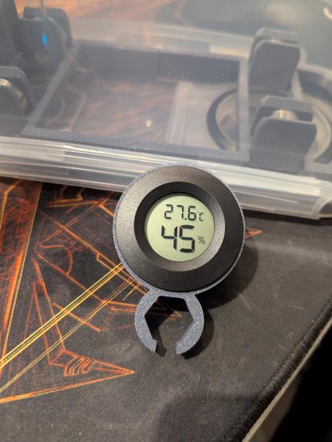 Round hygrometer adapter for Ultimate Cereal Drybox 3D model thumbnail