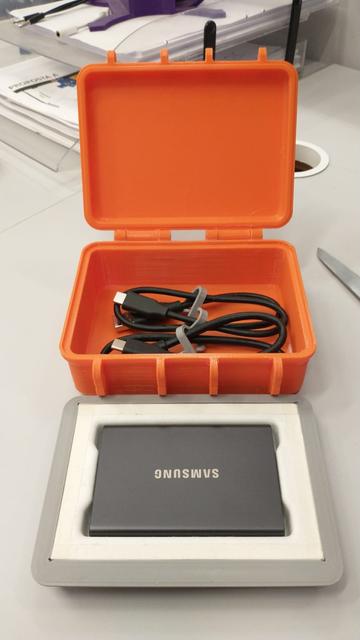 SSD/HDD External Box 3D model thumbnail