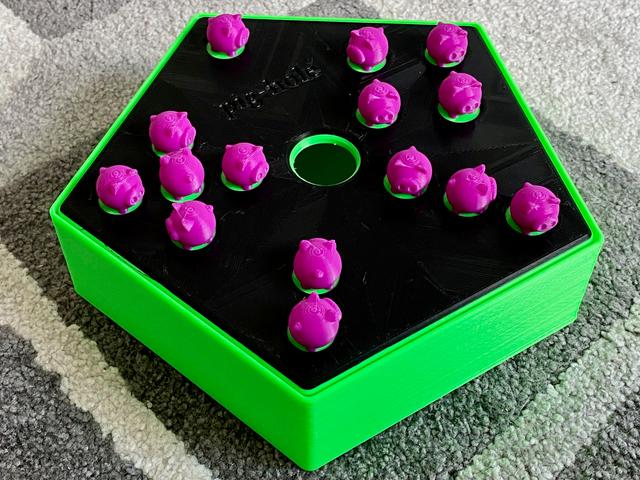 Spiel: "Pig-Hole" oder "Schweinchen in der Grube" 3D model thumbnail
