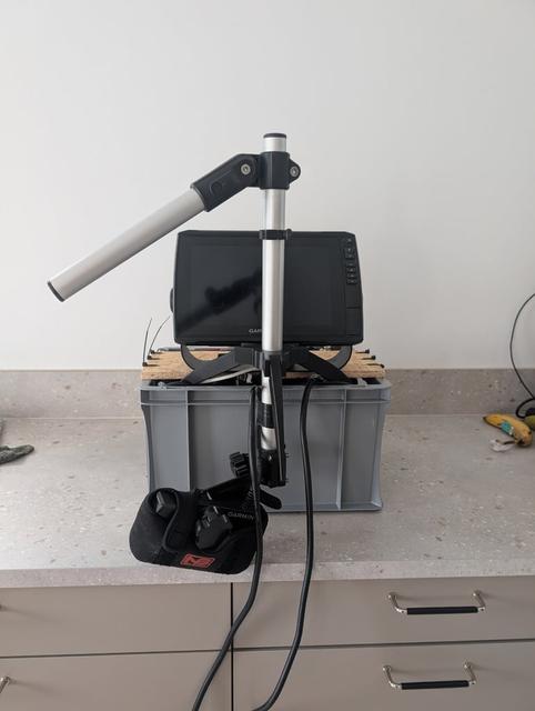 Livescope / Active Target ice fishing pole mount - Print in place 3D model thumbnail