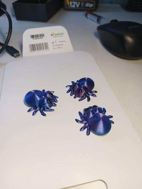 Bitsy - Fridge Magnet 3D model thumbnail
