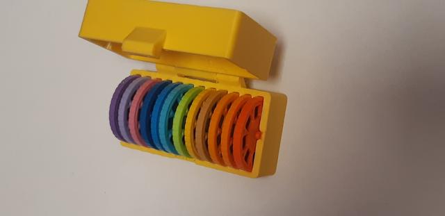 Box for projector discs (krabička na promítací kotoučky) - mideer 3D model thumbnail