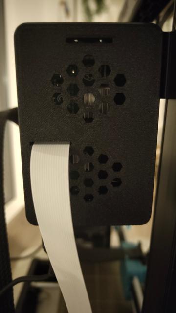 Raspberry Pi 4 Model B case with 2040 mount and ribbon passthrough 3D model thumbnail