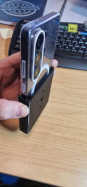 S26 ultra in samsung maglock clear case for a brodit pivoting mount 3D model thumbnail
