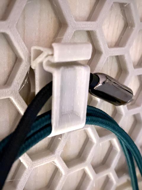 KLIPPT - Locking Cable Clip - HSW mount 3D model thumbnail