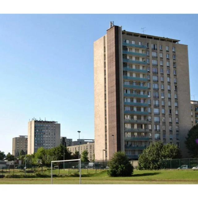Immeuble villemomble cité de la sablière de villemomble  3D model thumbnail