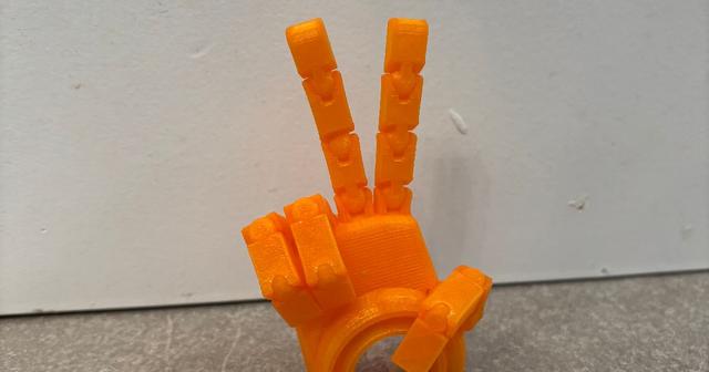 Poseable Hands for Carbon 13 (Fixed) 3D model thumbnail
