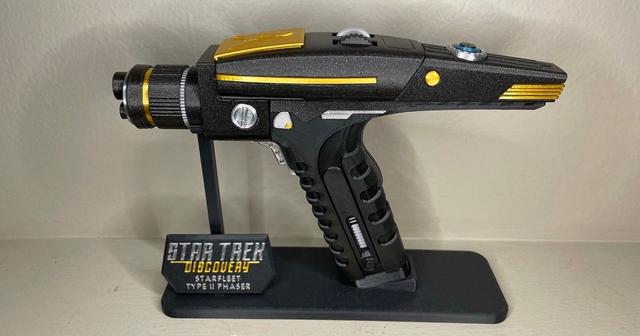 Star Trek Discovery Phaser 3D model thumbnail