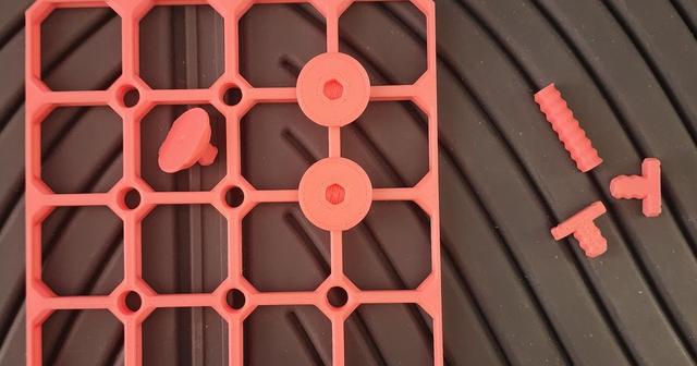 openGrid with Multiboard-compatible screw holes 3D model thumbnail